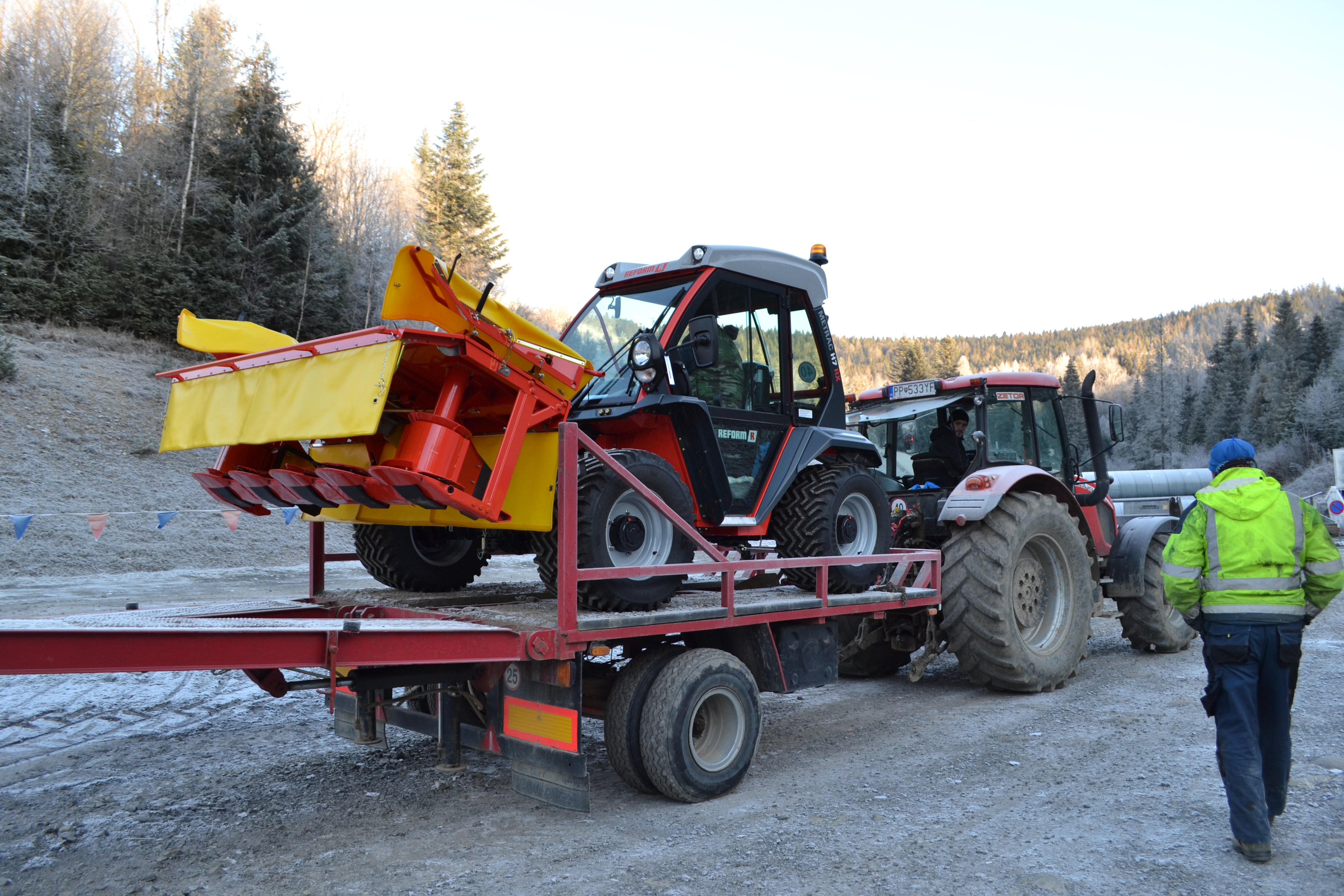 Bukovina Family Farm - Metrac H7 RX