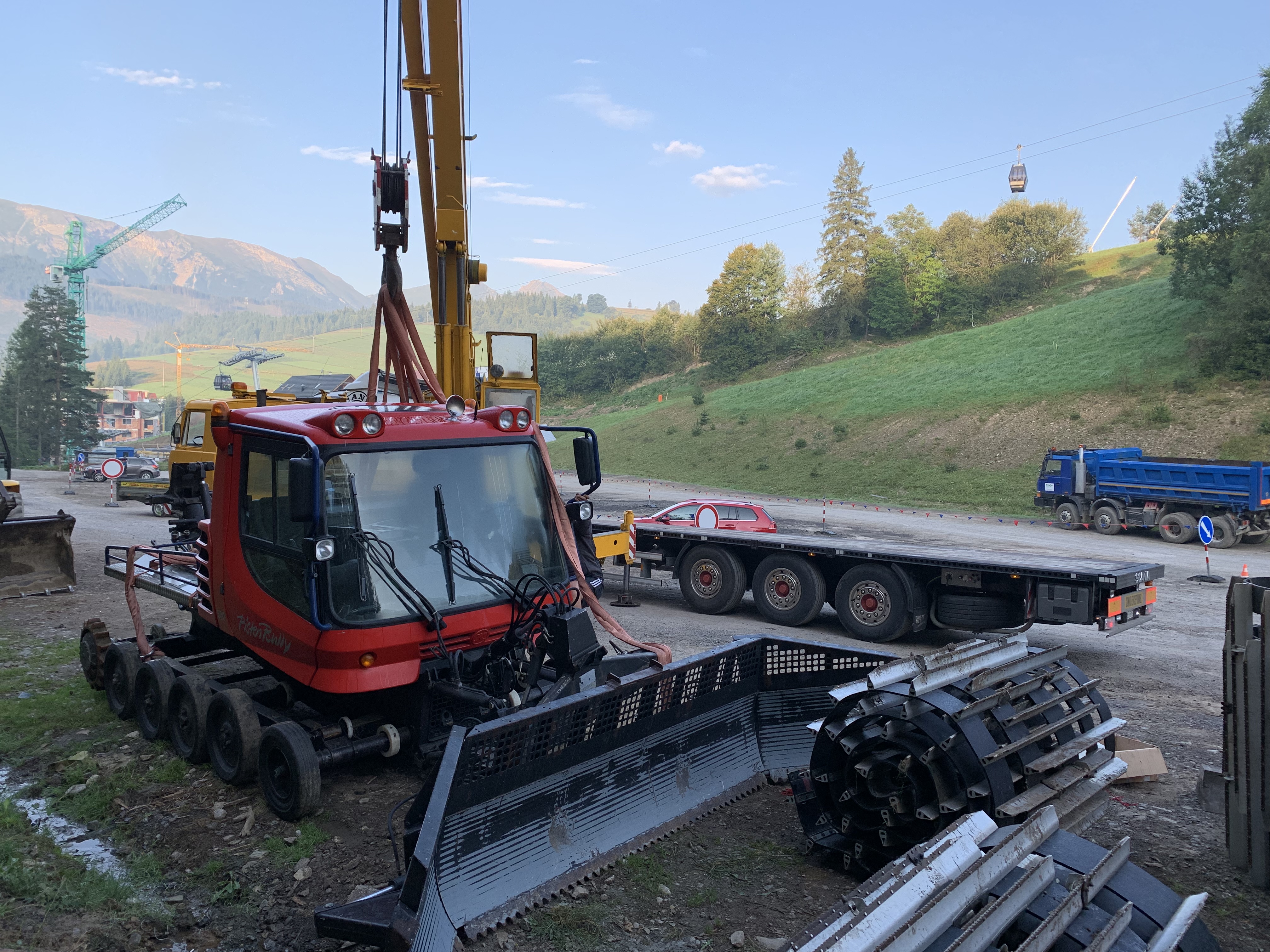 Prevoz stroja PistenBully 300