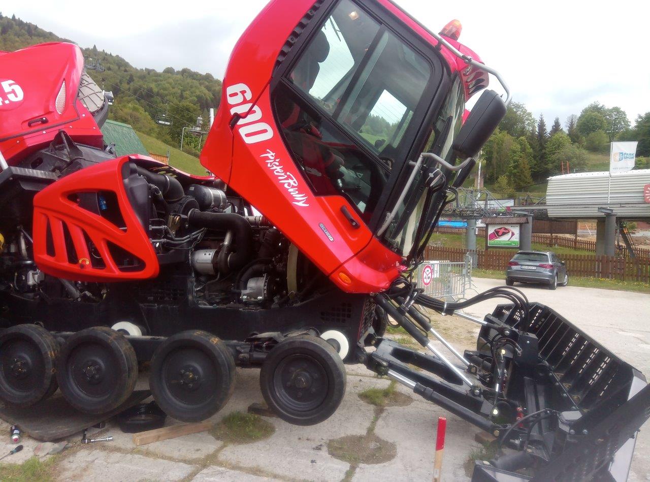 Posezónny servis PistenBully na Donovaloch