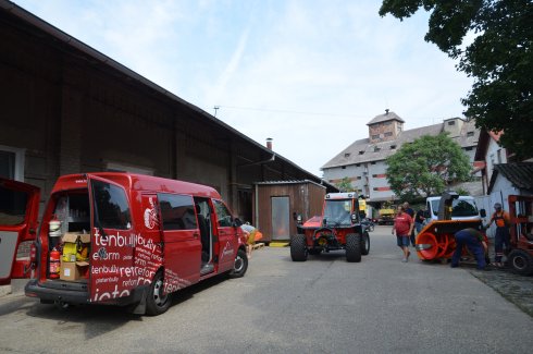 V rámci odovzdávania sa všetky adaptéry pripojili na stroj s následným odskúšaním správnej funkcionality.