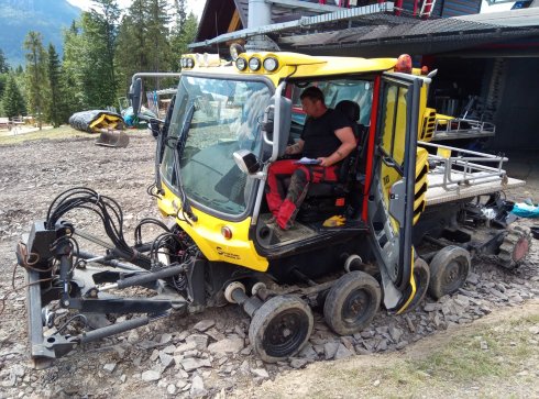 Naši mechanici vytvárajú precízne protokoly s "chorobopisom" stroja.