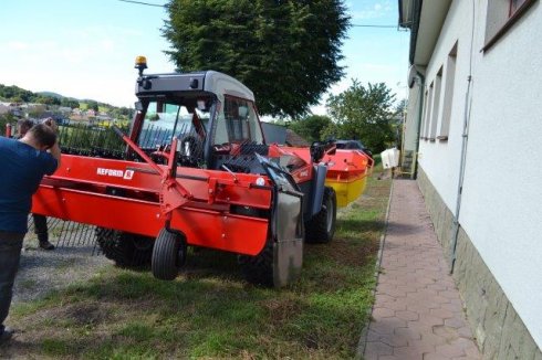 Na stroji sú agregované oba pracovné adaptéry