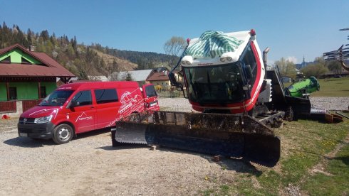 Náš tím TopKarMoto SK aj stroj sú pripravení na servis.